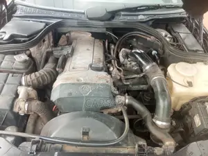 Mercedes-Benz C200 1993 Blue