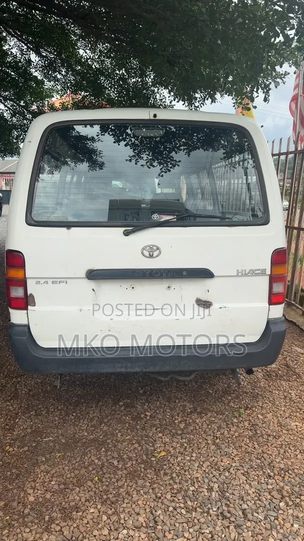 Toyota HiAce 1998 White