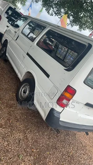 Toyota HiAce 1998 White