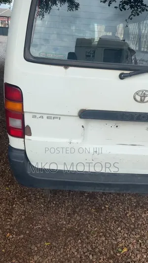 Toyota HiAce 1998 White