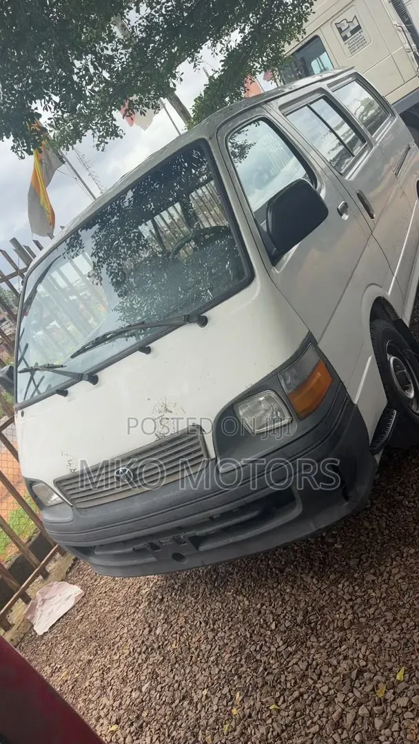 Toyota HiAce 1998 White