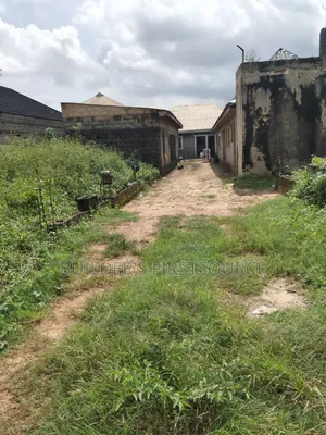 8bdrm Block of Flats in Epe for sale