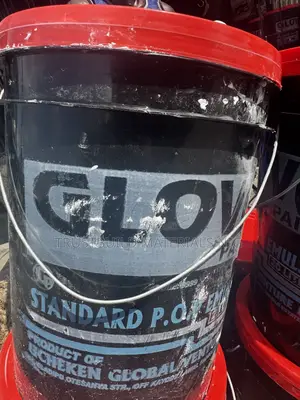 Screeding Paint ( Black Bucket Glova )