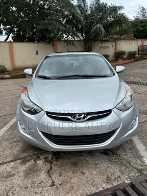 Hyundai Elantra 2011 Silver