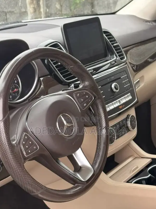 Mercedes-Benz GLE-Class 2018 White