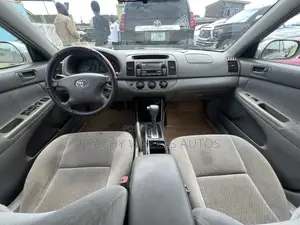 Toyota Camry LE V6 4dr Sedan (3.0L 6cyl 4A) 2002 Silver