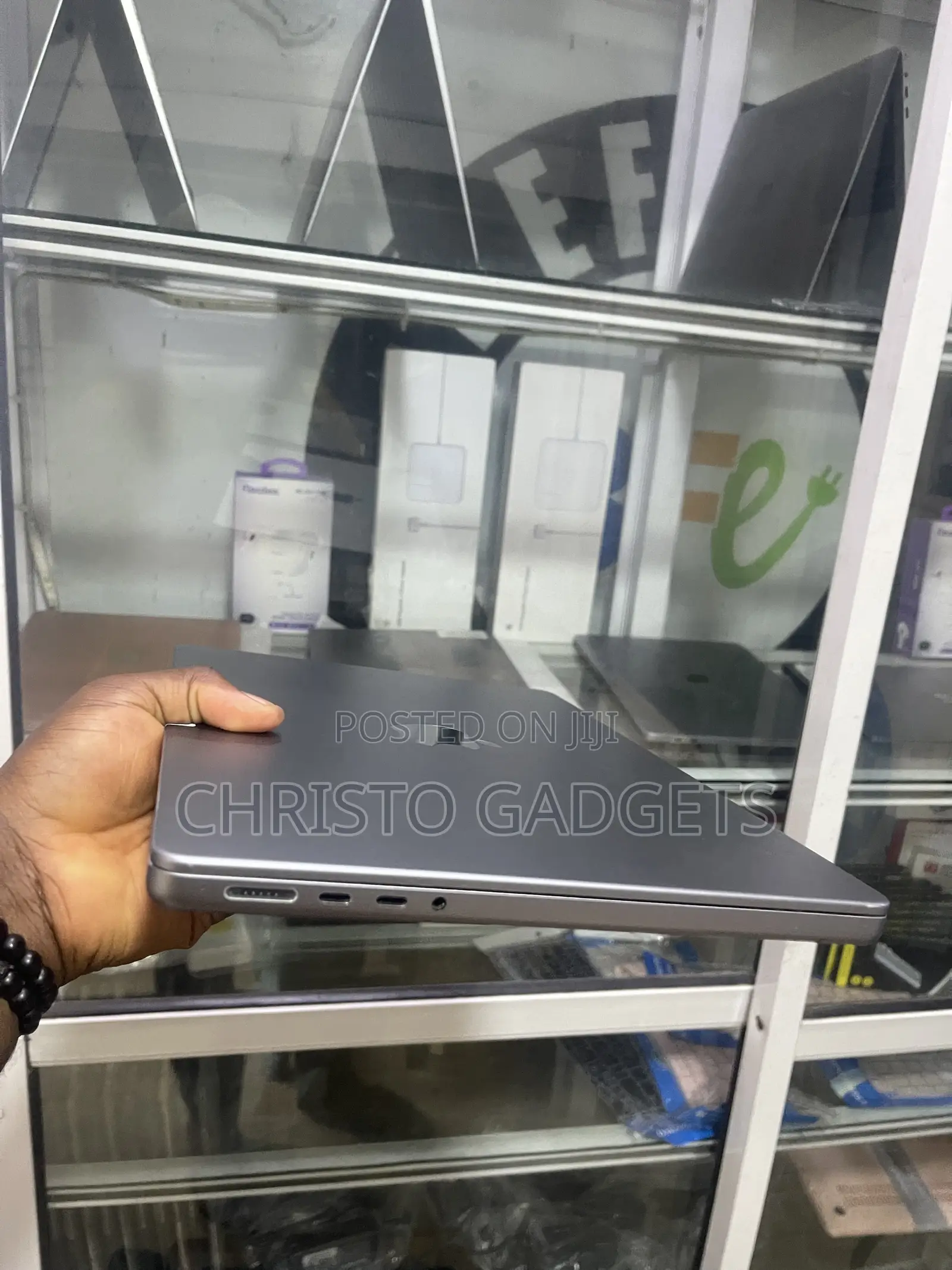 Laptop Apple MacBook Pro 2023 M2 16GB Apple M2 SSD 512GB