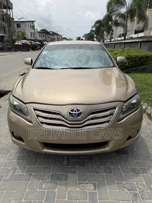 Toyota Camry 2010 Gold
