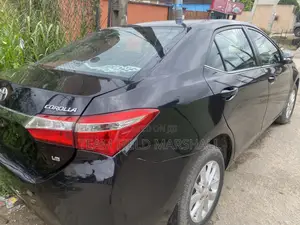 Toyota Corolla LE 4dr Sedan (1.8L 4cyl CVT) 2015 Black