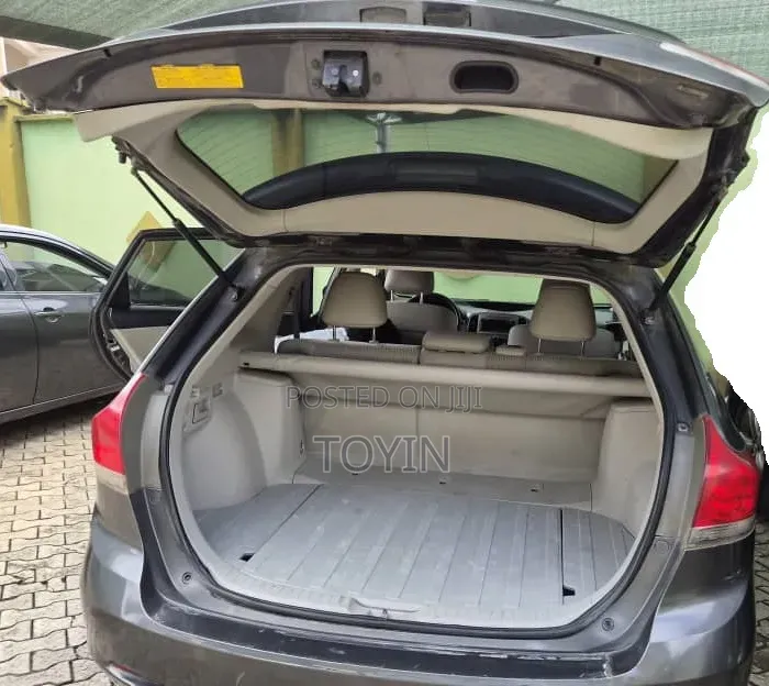 Toyota Venza 2010 Gray