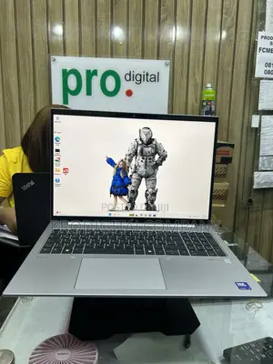 Laptop HP ZBook Firefly 16 G10 32GB Intel Core Ultra 7 SSD 1T