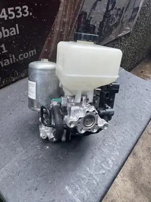 Lexus LX570 2010–2015 ABS Module Pump
