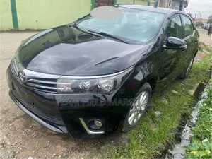 Toyota Corolla LE 4dr Sedan (1.8L 4cyl CVT) 2015 Black