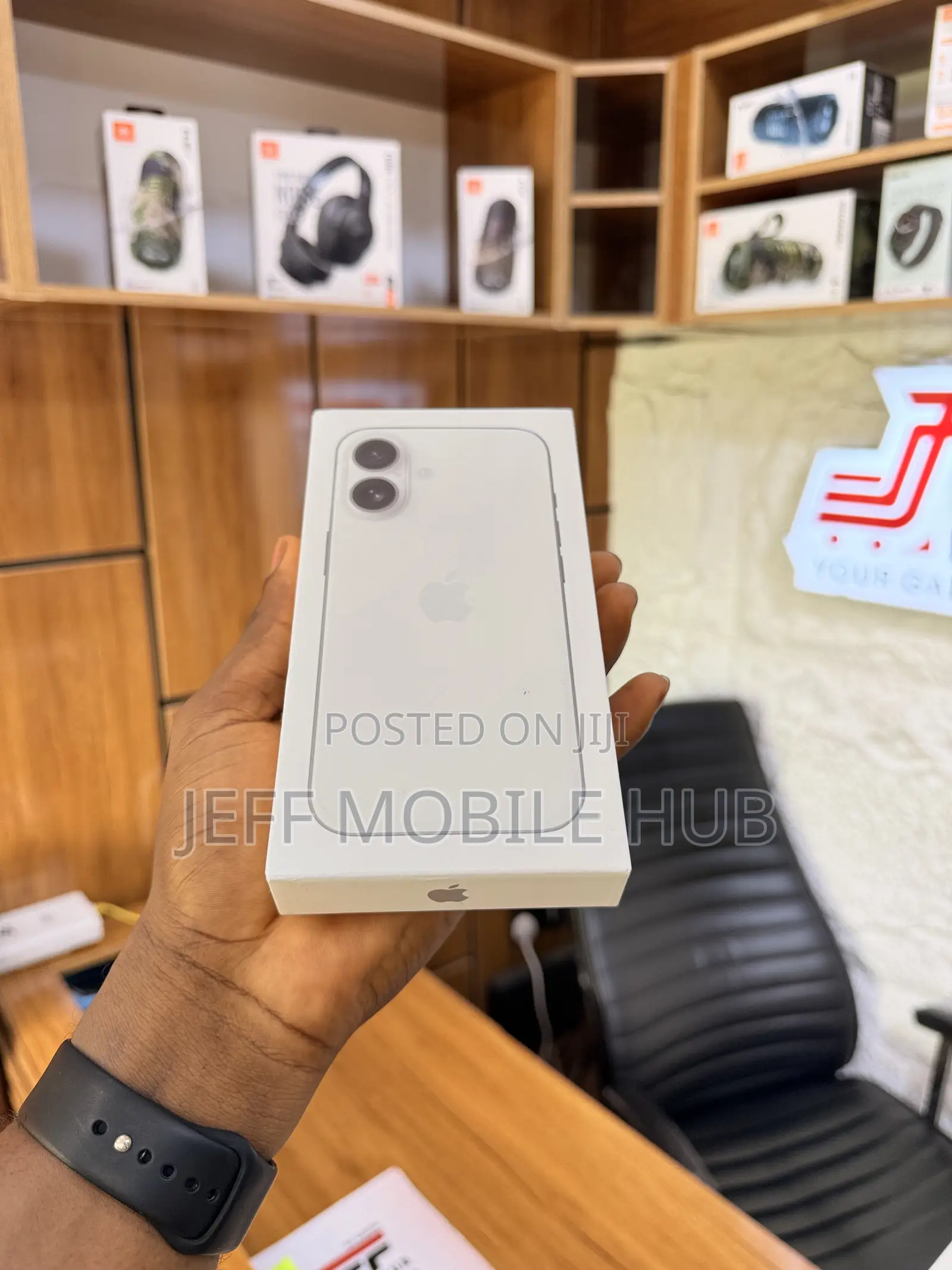 New Apple iPhone 16 256 GB White