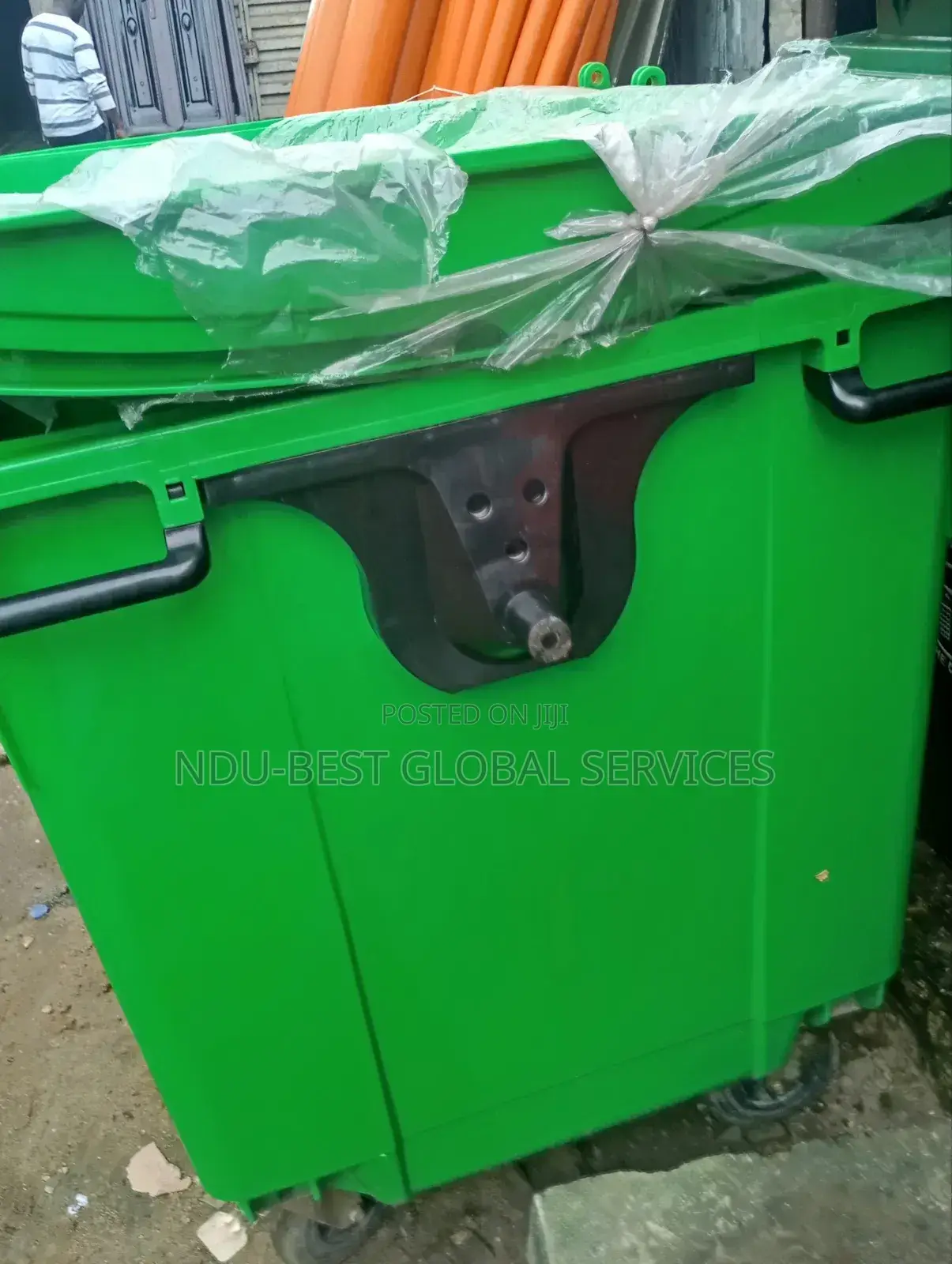 Industrial Plastic Mobile Waste Bin (1100 Litre)
