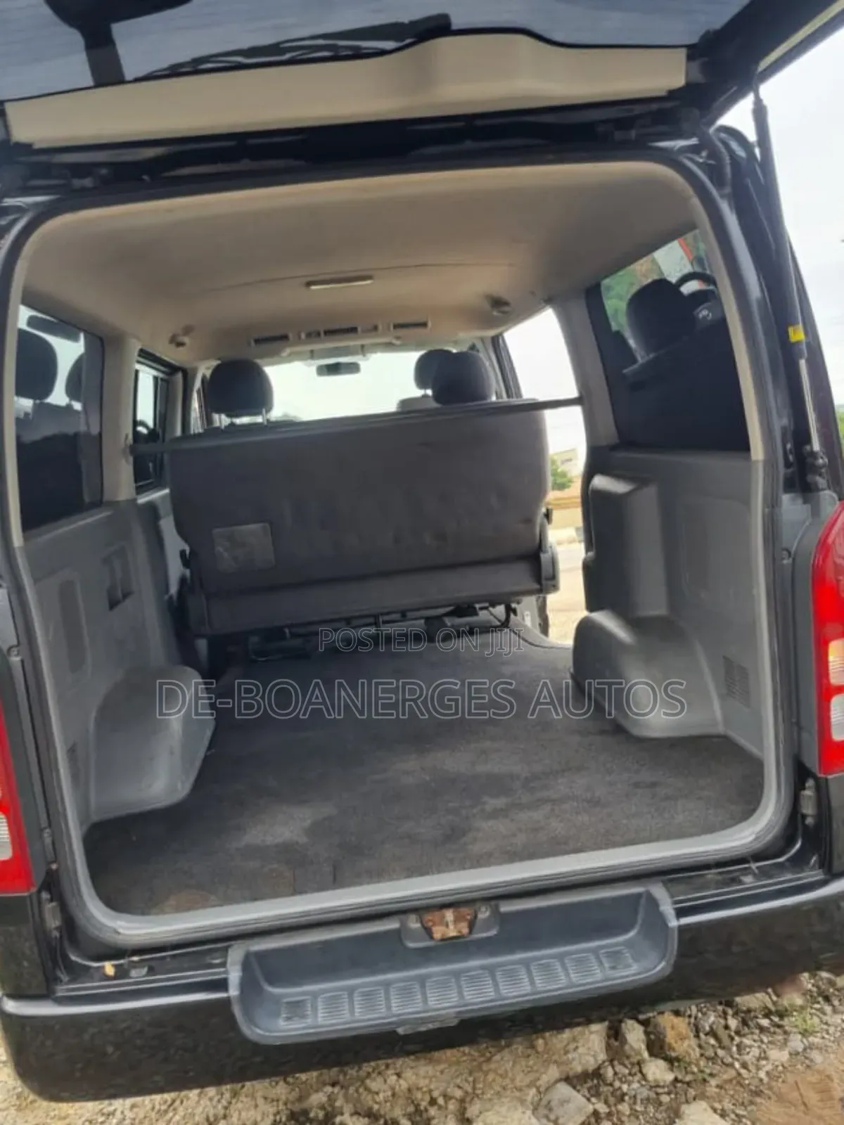 Toyota HiAce 2015 Black