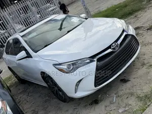 Toyota Camry 2016 White