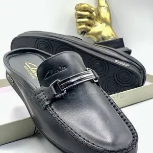 Clarks Smooth Leather Bit Mules in Black