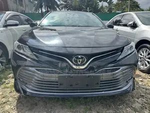 Toyota Camry XLE FWD 2020 Black