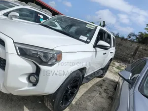 Toyota 4-Runner SR5 Premium 4dr 4x2 (4.0L 6cyl 5A) 2016 White