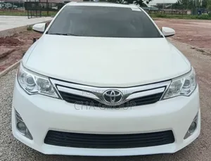Toyota Camry 2012 Off white