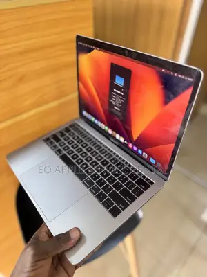 Laptop Apple MacBook Pro 2017 8GB Intel Core i5 SSD 512GB