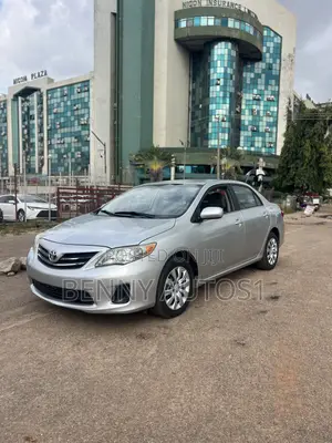 Toyota Corolla LE 4dr Sedan (1.8L 4cyl 4A) 2013 Silver