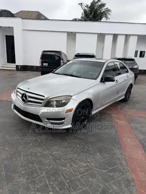 Mercedes-Benz C300 Luxury Sedan AWD (3.0L 6cyl 7A) 2009 Gray