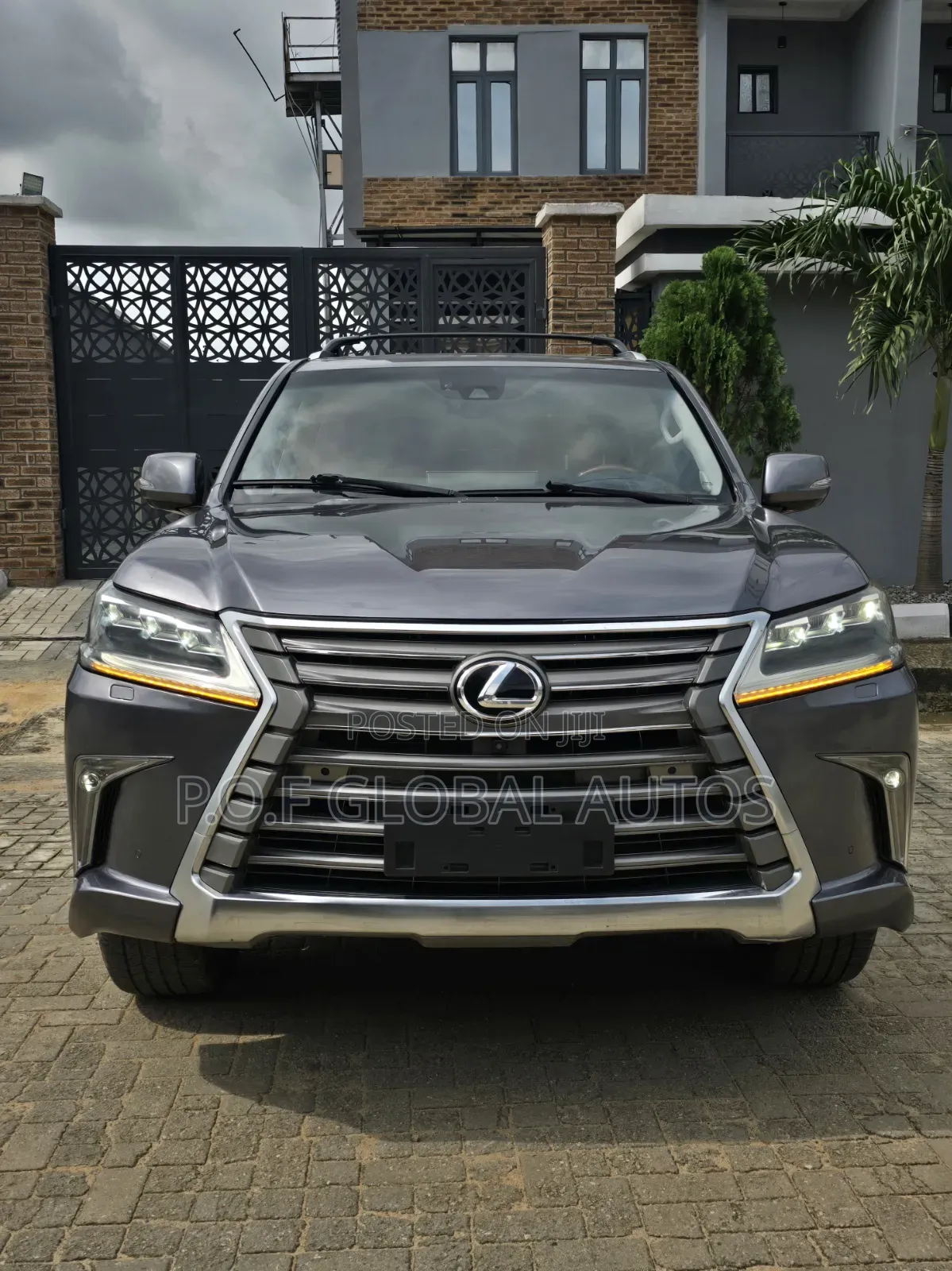 Lexus LX 570 AWD 2016 Gray