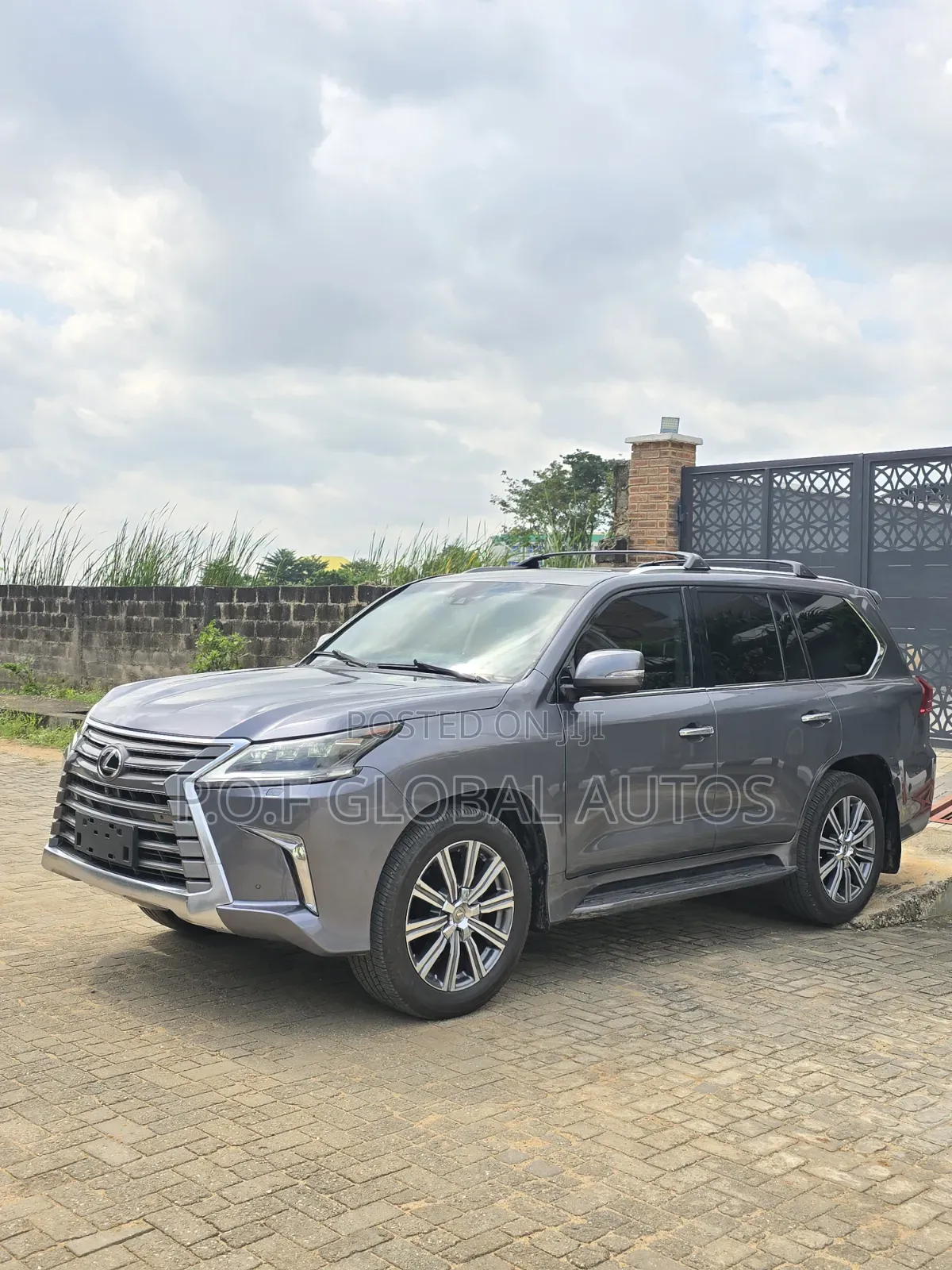 Lexus LX 570 AWD 2016 Gray