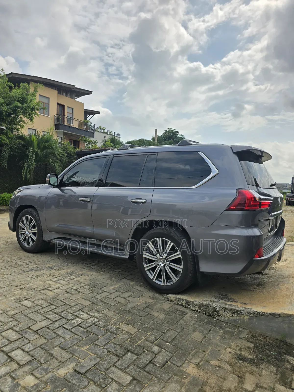 Lexus LX 570 AWD 2016 Gray