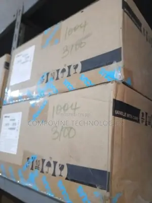 Infocus In1004 LCD Projector