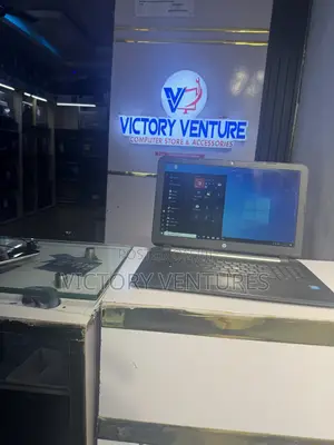 Laptop HP 15 4GB Intel Celeron HDD 256GB