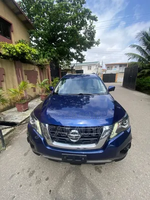 Nissan Pathfinder Platinum 4dr 4x4 (3.5L 6cyl) 2017 Blue