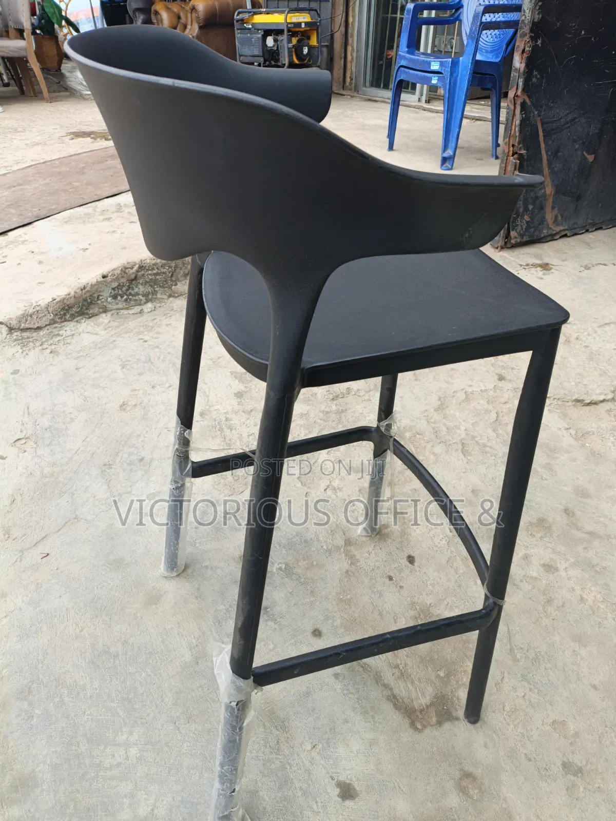 Generic Molded Plastic Ergonomic Bar/Kitchen Stool