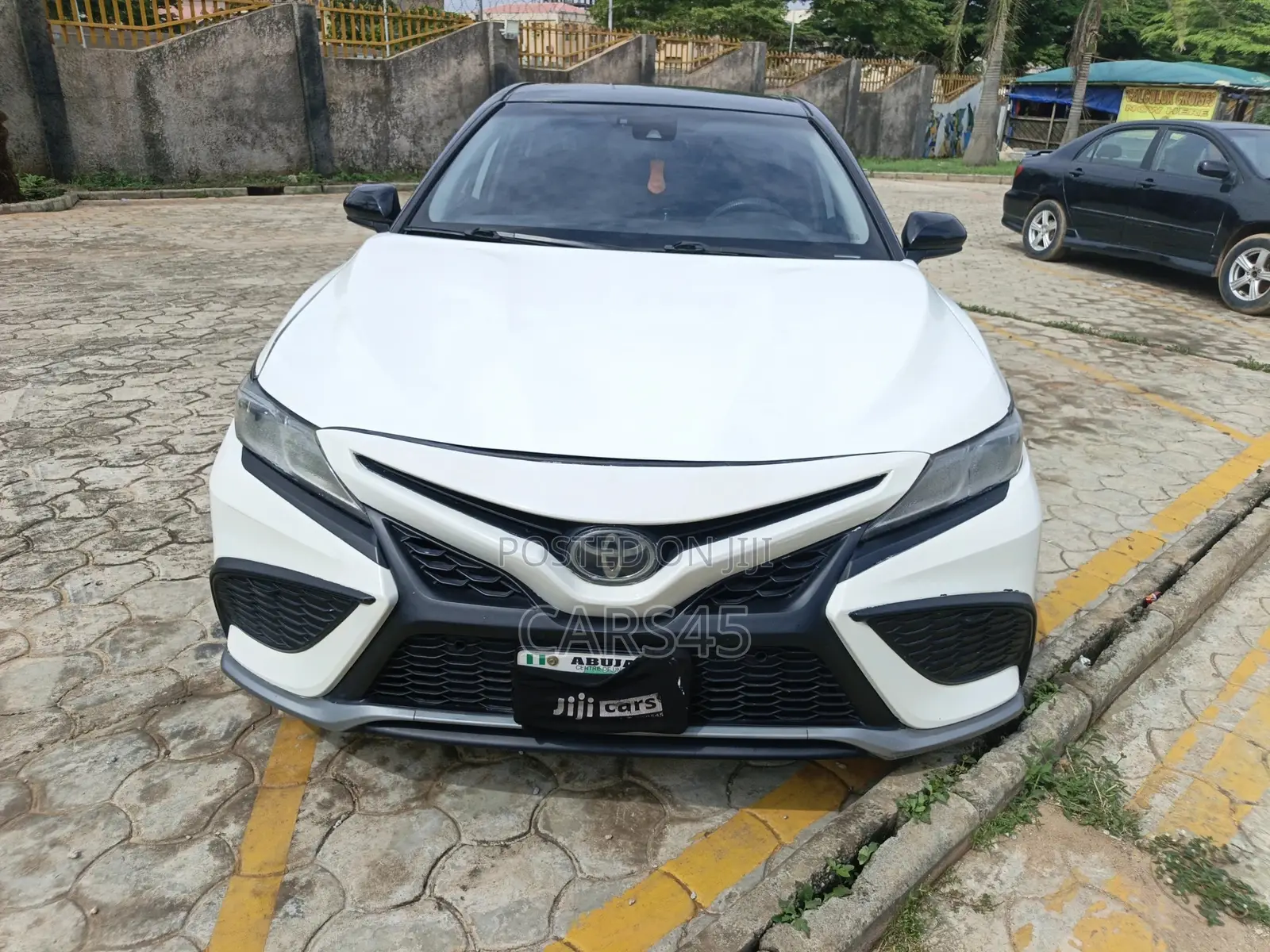 Toyota Camry 2019 White