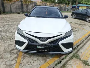Toyota Camry 2019 White