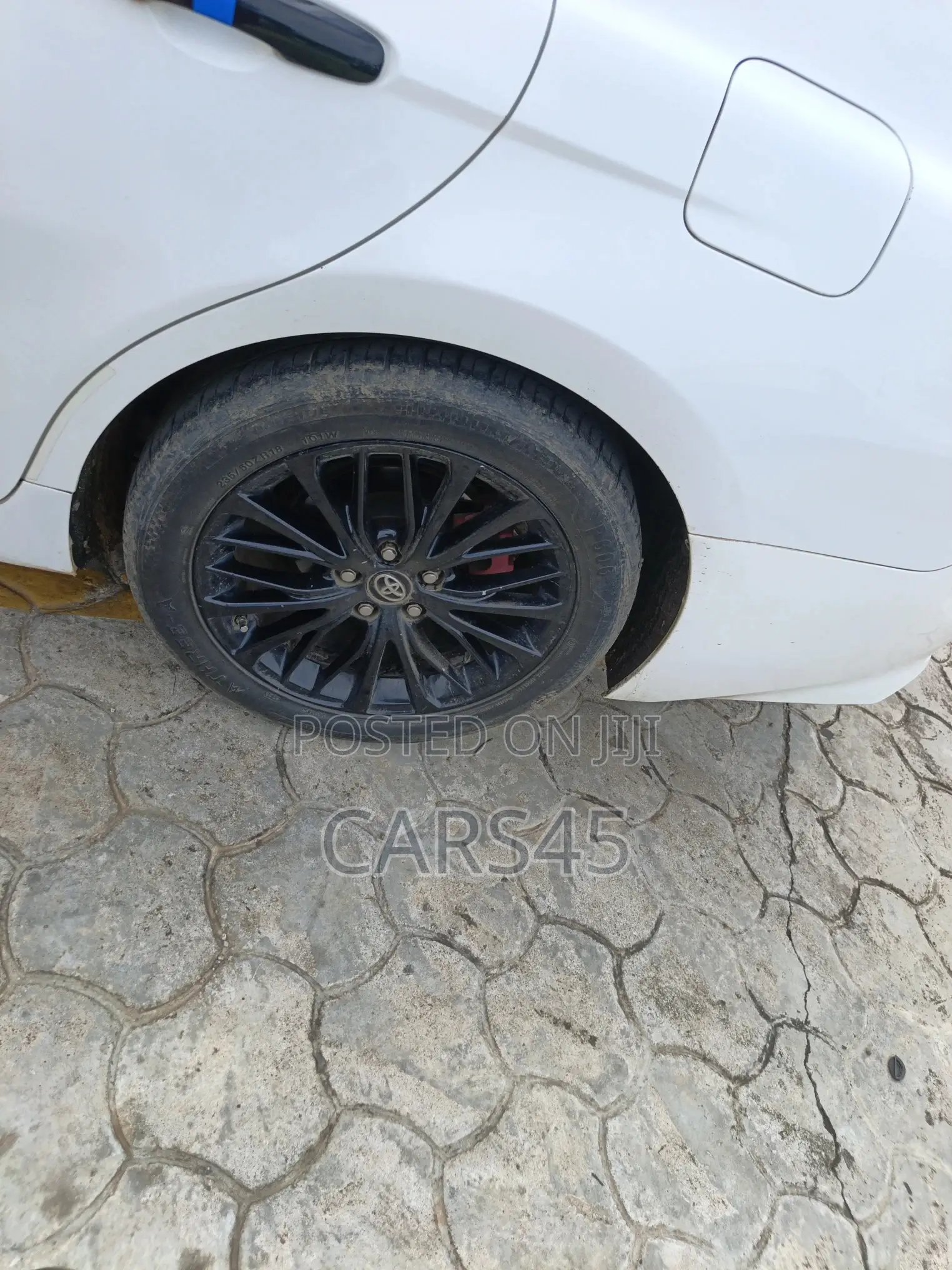 Toyota Camry 2019 White