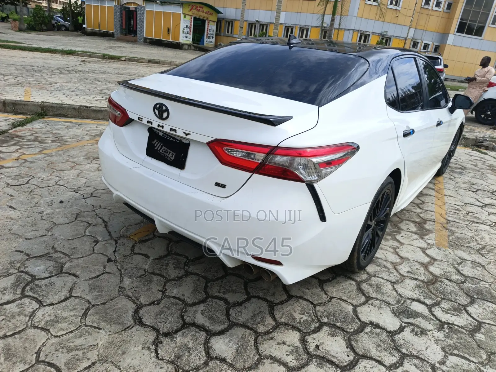 Toyota Camry 2019 White