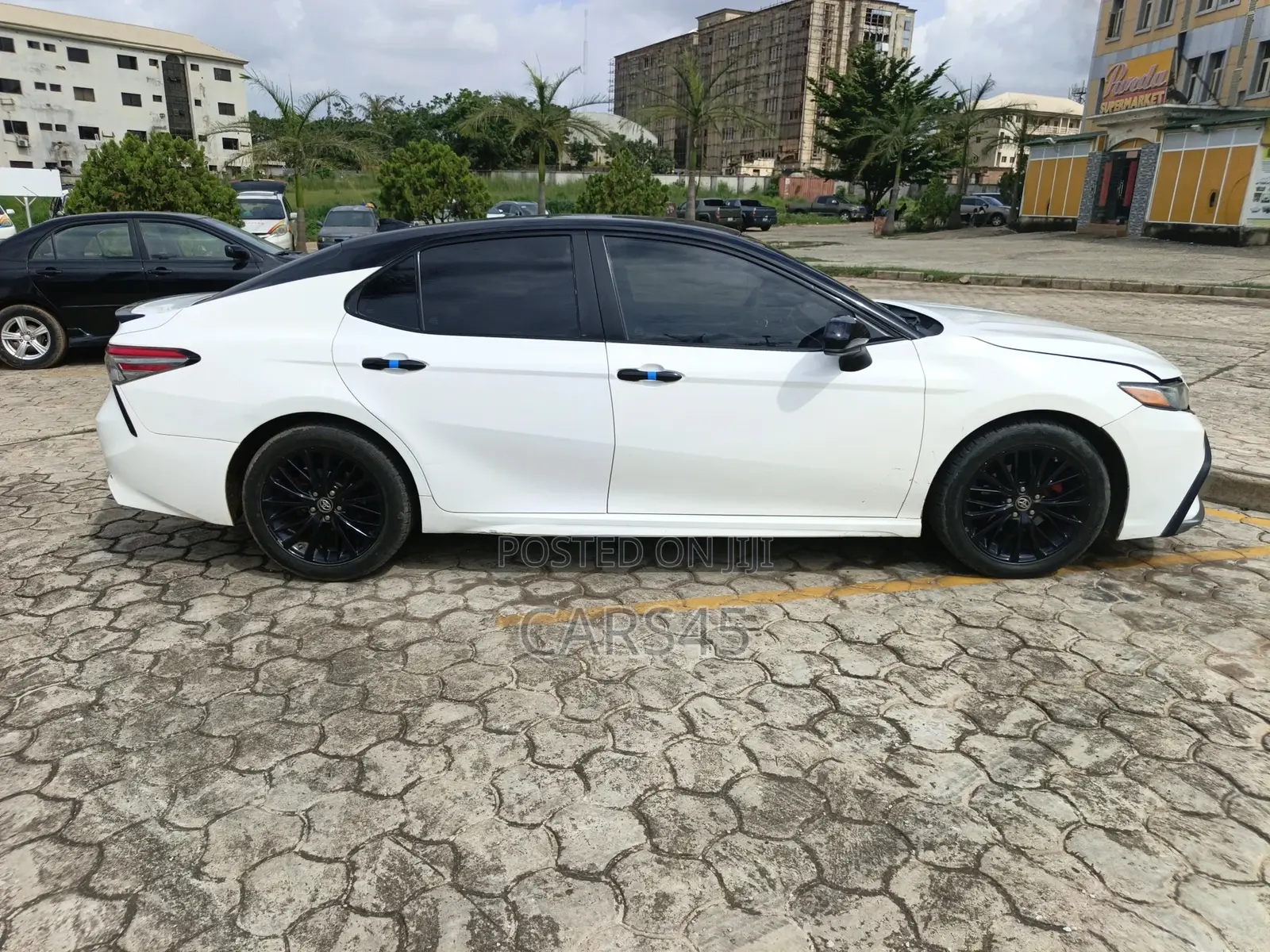 Toyota Camry 2019 White