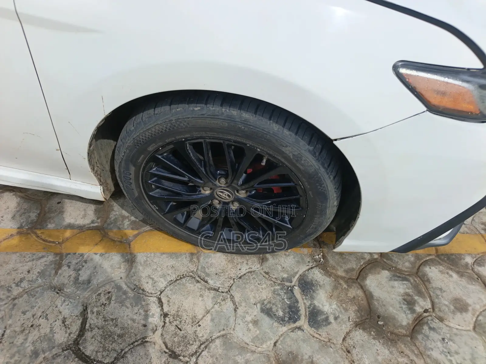 Toyota Camry 2019 White