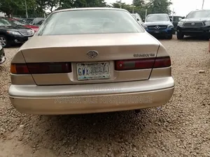 Toyota Camry Automatic 1999 Gold