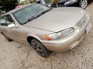 Toyota Camry Automatic 1999 Gold