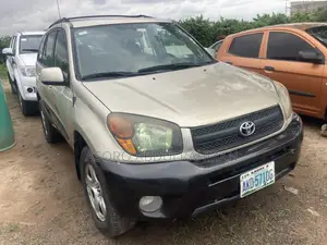 Toyota RAV4 2006 Gold