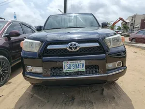 Toyota 4-Runner Limited 4WD 2011 Black