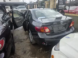 Toyota Corolla LE 4dr Sedan (1.8L 4cyl 4A) 2010 Gray