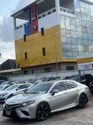 Toyota Camry 2017 Silver