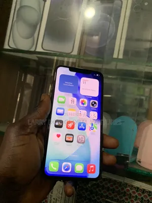 Apple iPhone 11 Pro Max 64 GB Gold