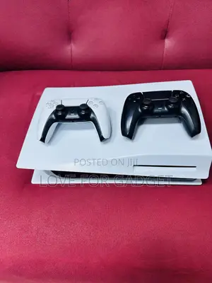 PS5 Fat, With 2 Contorlller and 11 Lisenced Games Including FC 26