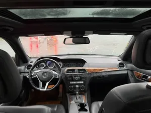 Mercedes-Benz C300 2011 Black